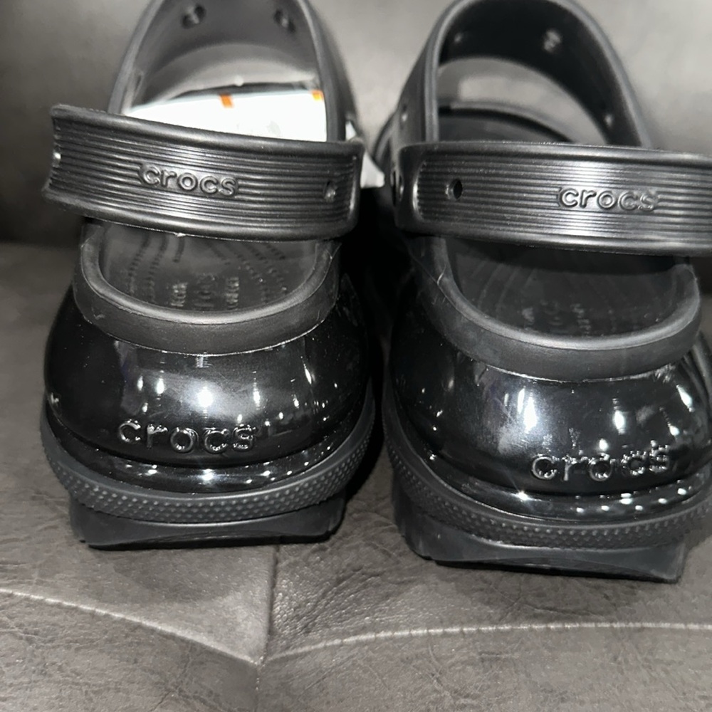 CROCS Classic Black Sandals - Picture 4 of 8